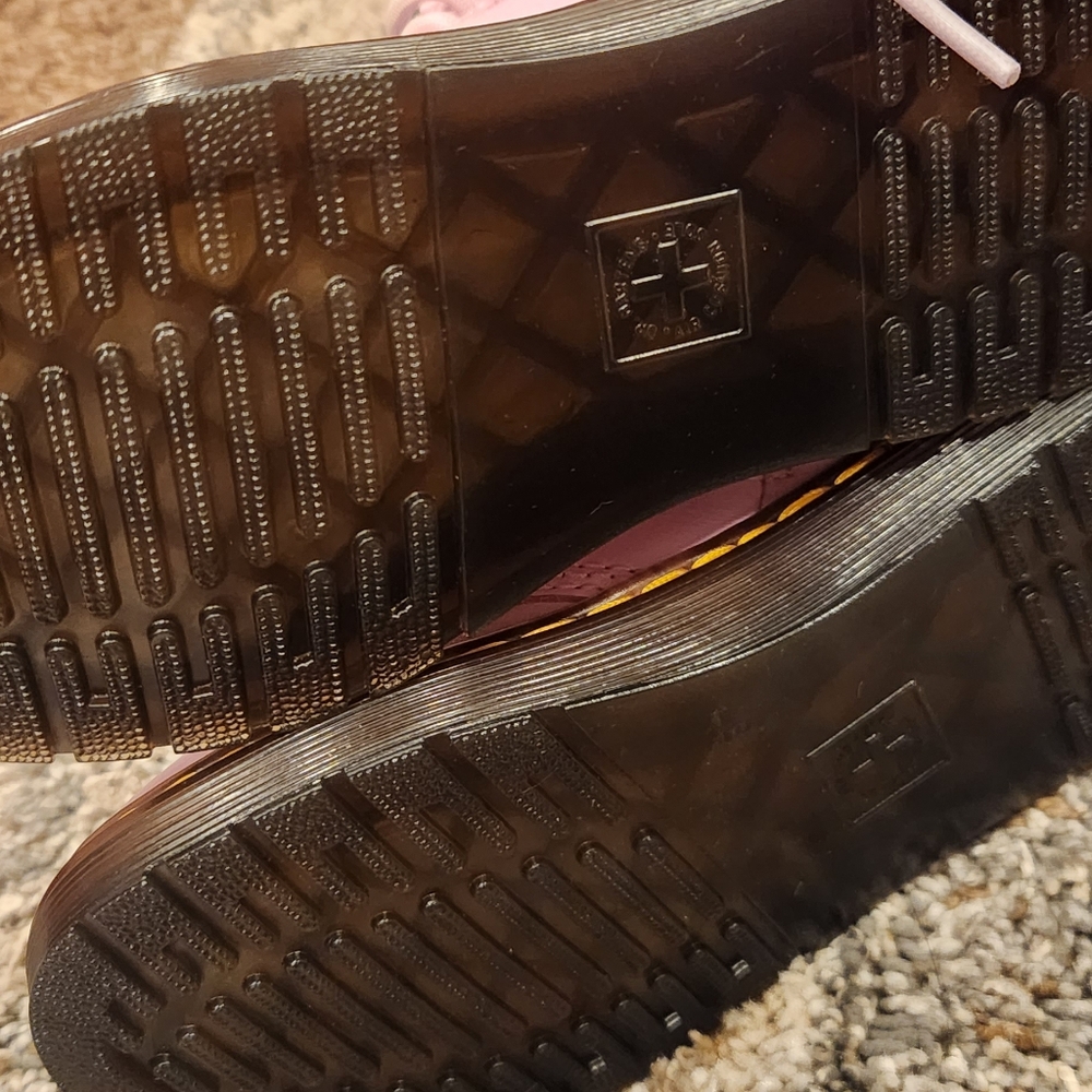 Kids Dr. Martens Boots Pink